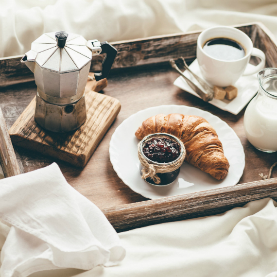 DIY: come fare un vassoio per la colazione a letto - Prima colazione - Io  Comincio Bene, storie, curiosità e consigli sulla colazione